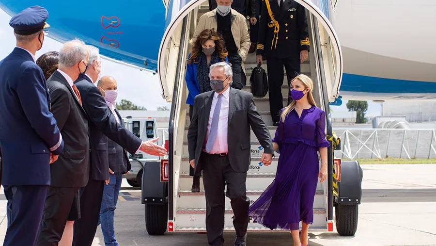 El vuelo llegó a Portugal, primera parada de la gira.