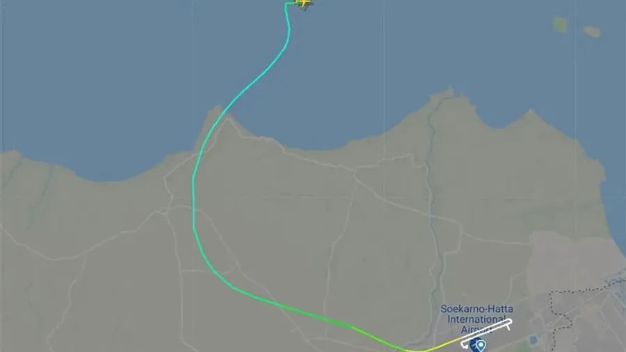 El Boeing 737-500 de la aerolínea Sriwajaya Air perdió contacto minutos después de partir de la ciudad de Jakarta, Indonesia.