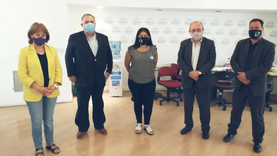 Osuna con familiares ARA San Juan