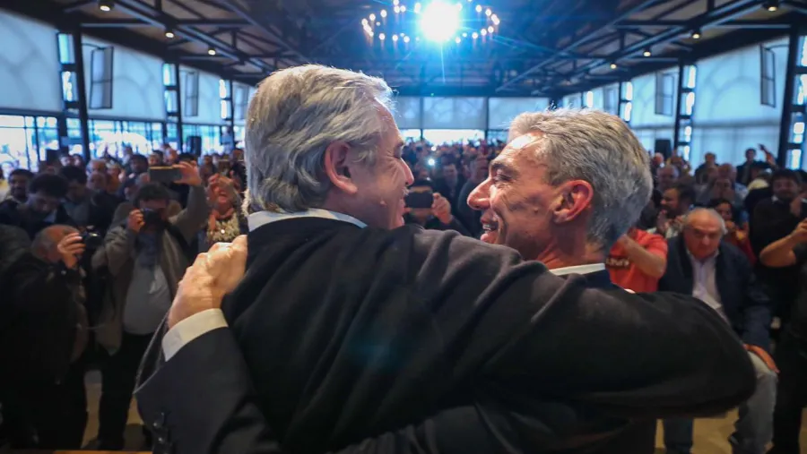 Alberto Fernández con Mario Meoni