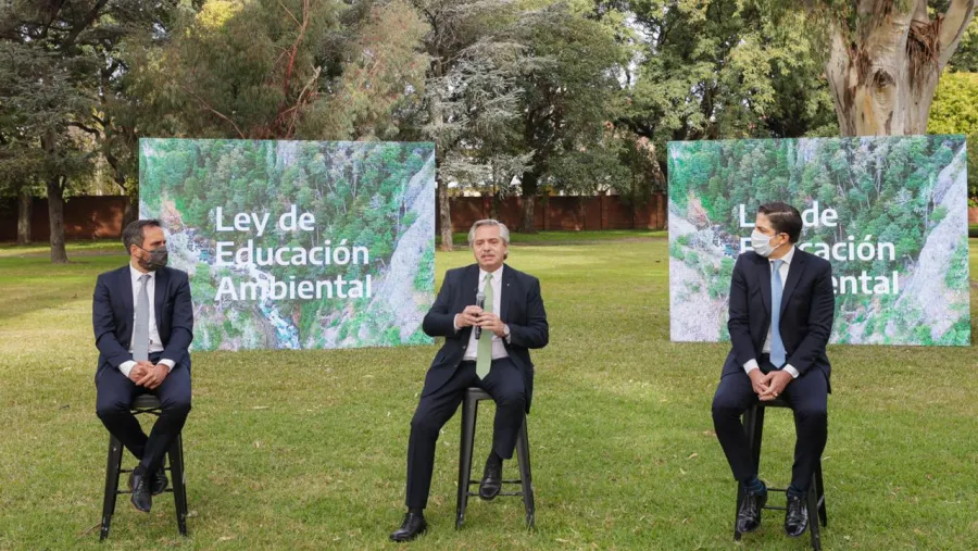 Alberto Fernández ley de Educación Ambiental