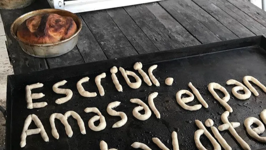 Panpoecia. Escribir versos con panes Panpoecia. Escribir versos con panes