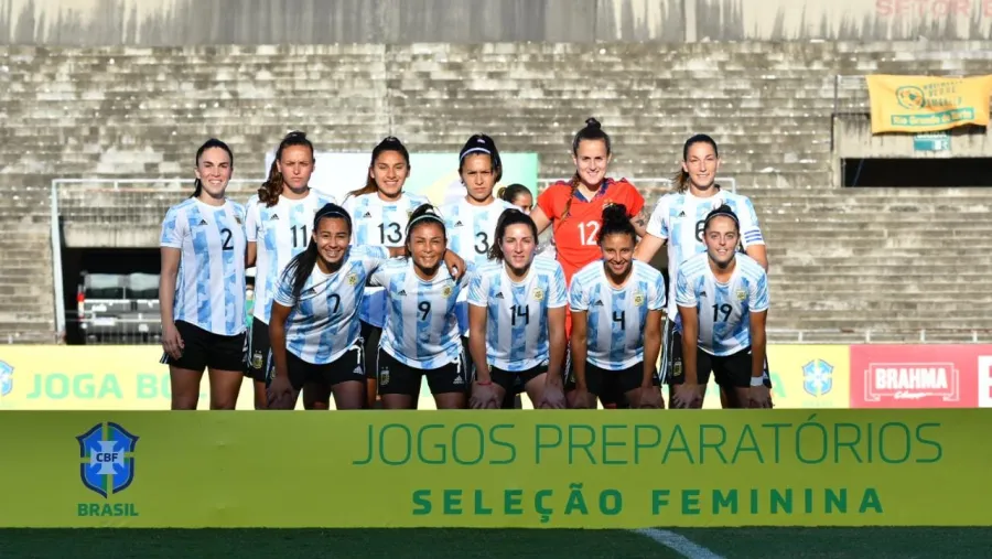 Fútbol: con la entrerriana Yael Oviedo, Argentina sufrió una goleada ante Brasil