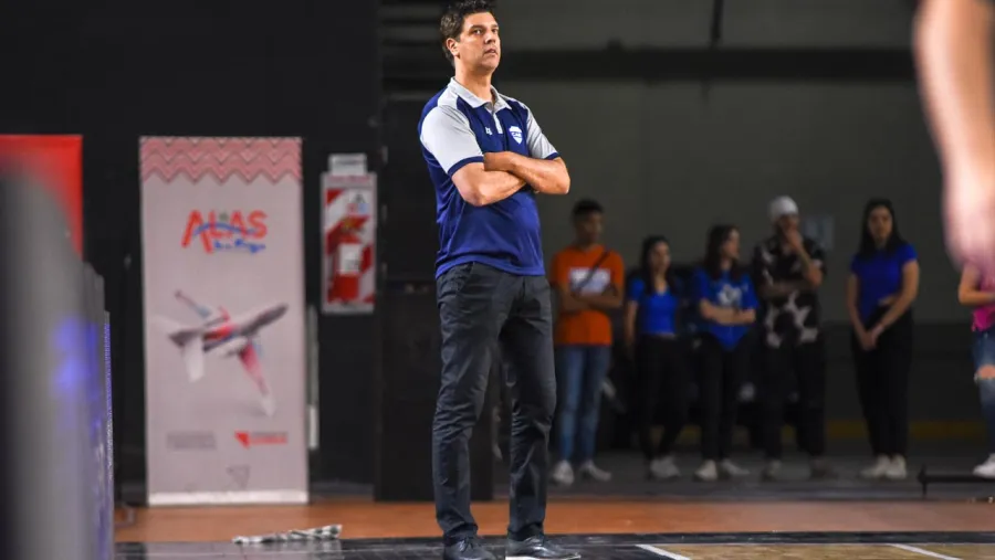 El entrerriano Daniel Farabello no seguirá en Riachuelo de La Rioja como DT