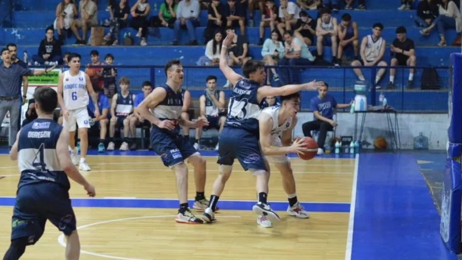 En Parque Sur, Guido Dellavedova se recupera de un corte en el mentón