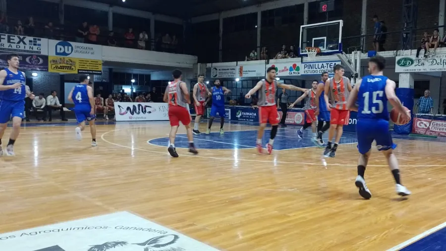 Básquet: Regatas Uruguay y Parque Sur buscarán ser finalistas de conferencia 