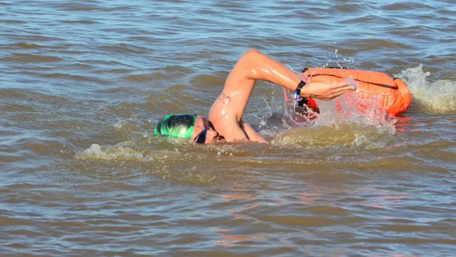 Aguas abiertas: con la maratón Chapetón-Paraná, inicia el calendario 2025