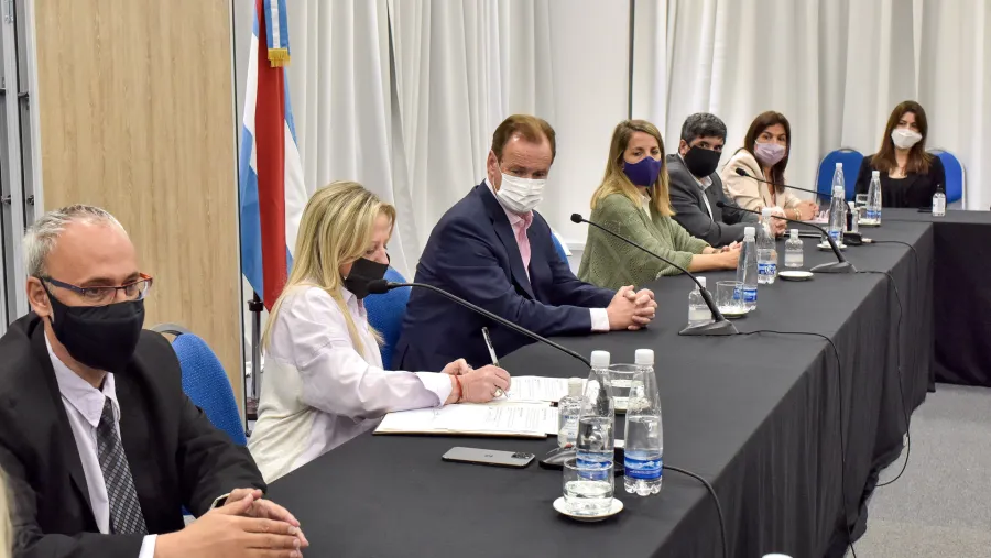 Firmaron el convenio para la recuperación de la histórica sinagoga Sonnenfeld Firmaron el convenio para la recuperación de la histórica sinagoga Sonnenfeld