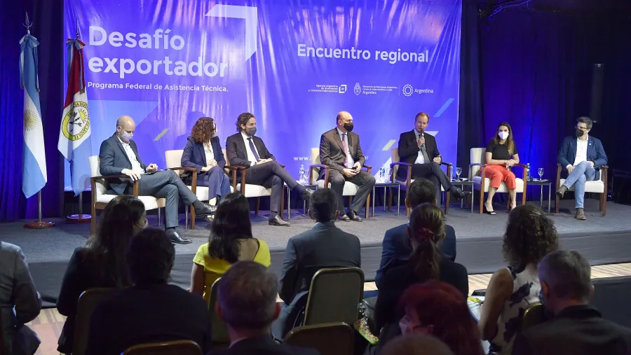 Bordet expuso las estrategias de la provincia para incrementar las exportaciones