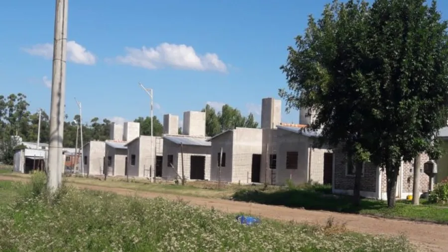 Trabajan en nuevas soluciones habitacionales para Basavilbaso y Los Charrúas