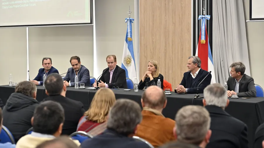 Bordet firmó convenios con Nación para ejecutar más de 800 viviendas en Entre Ríos