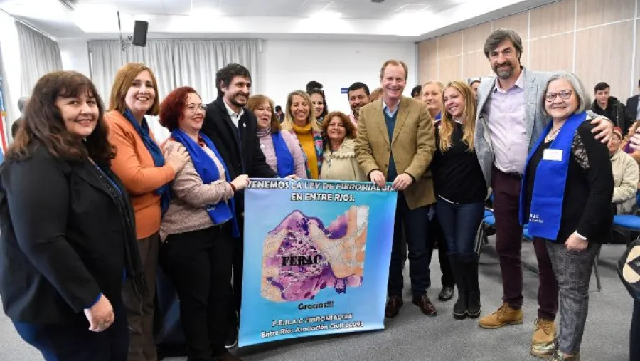 Bordet promulgó la Ley de Fibromialgia: “La salud no tiene partidos políticos”