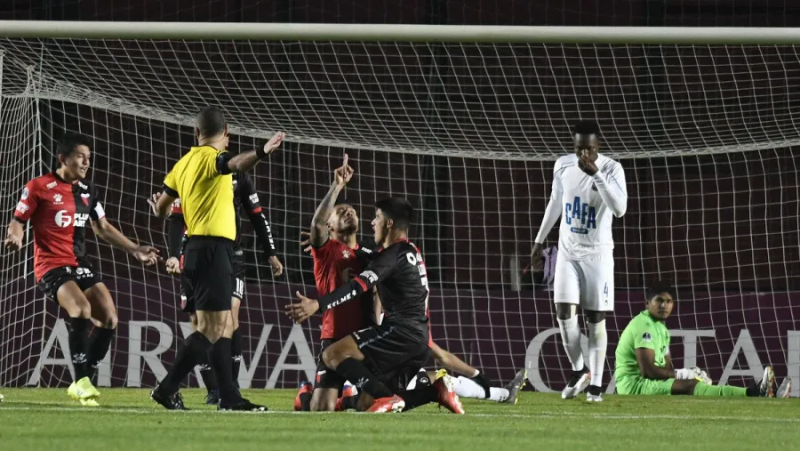 Copa Sudamericana: Colón de Santa Fe goleó para ser semifinalista Copa Sudamericana: Colón de Santa Fe goleó para ser semifinalista