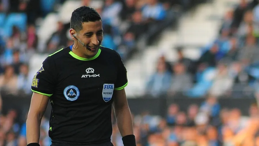 Superclásico: Yael Falcón Pérez dirigirá el domingo en el estadio Monumental Superclásico: Yael Falcón Pérez dirigirá el domingo en el estadio Monumental