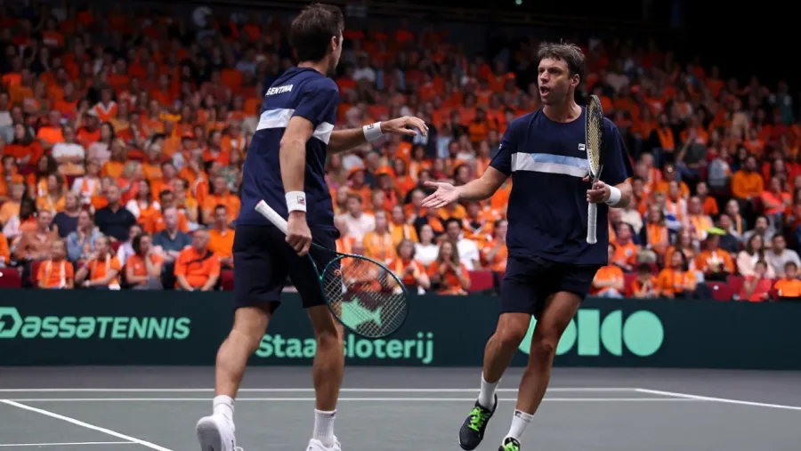 Andrés Molteni y Horacio Zeballos ante Países Bajos en Copa Davis.