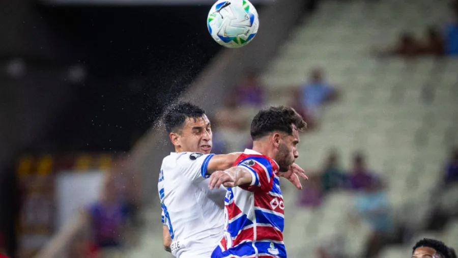 Vélez empató en Brasil