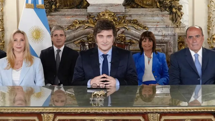 Imagen de archivo de Karina Milei, Luis Caputo, Javier Milei, Patricia Bullrich y Guillermo Francos.