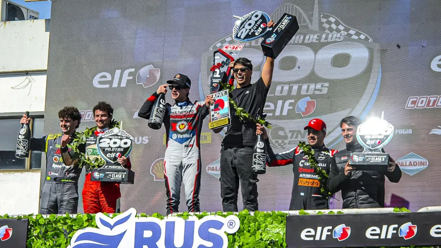 Rodrigo Lugón celebra la victoria obtenida en Buenos Aires.