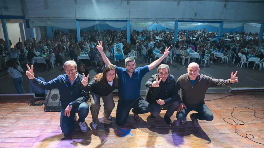 Los candidatos de Fuerza Entre Ríos -Adán Bahl, Guillermo Michel, Andrés Sabella y Fabiana Leiva- celebraron el Día de la Lealtad en Villaguay junto a 1.200 militantes.