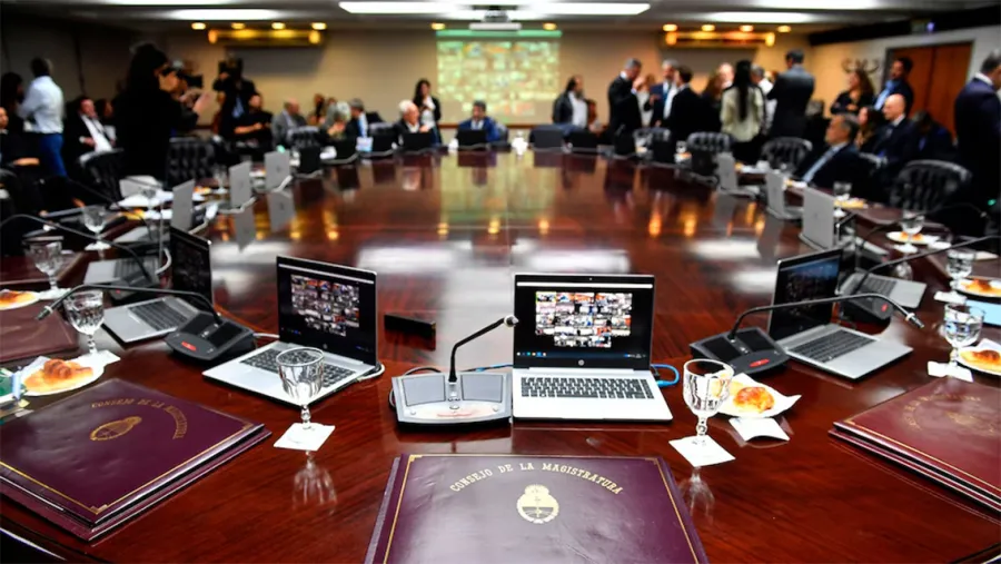 El escándalo en la Justicia queda reflejado en los 26 jueces destituidos y las decenas de renuncias anticipadas para evitar rendir cuentas tan solo en las últimas dos décadas.