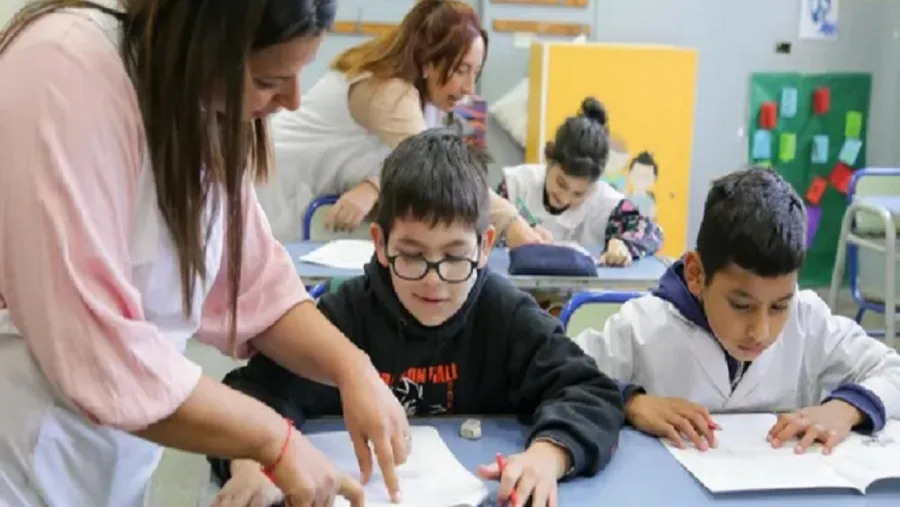 En 10 años, aumentó un 54% la cantidad de docentes egresados, y 1% la cantidad de alumnos