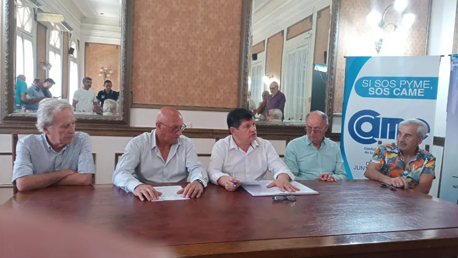 Emilio Martínez Garbino y Silvio Farach renunciaron públicamente a sus fueros en caso de consagrarse como legisladores nacionales.