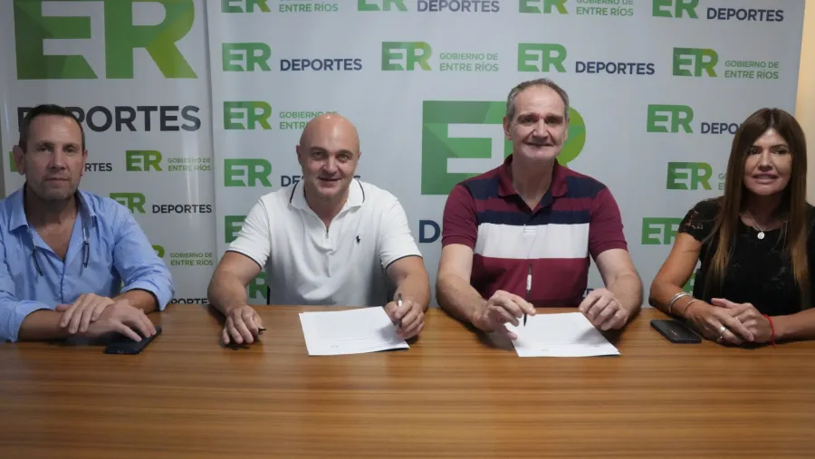 Firma entre Deportes y Salud