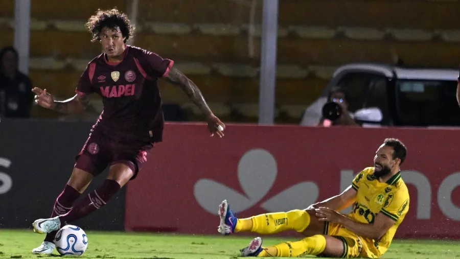 Lanús cayó en Brasil