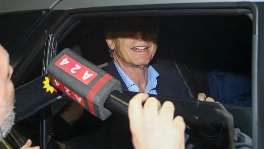 Mauricio Macri se retira de la quinta de Olivos.