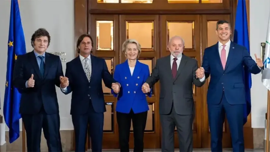 La presidenta de la Comisión Europea, Ursula von der Leyen, visitó el 6 de diciembre del año pasado Montevideo, destacándose como un momento clave en el proceso para la firma del Tratado de Libre Comercio (TLC).