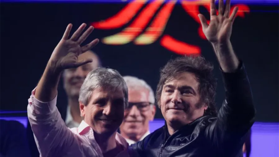 El presidente Javier Milei y el ministro de Economía Luis Caputo.