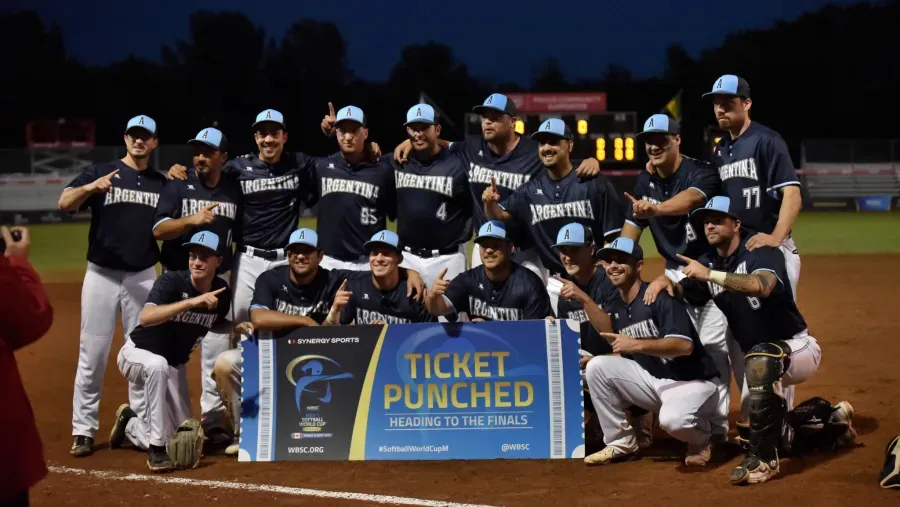 Sóftbol: con fuerte presencia entrerriana, Argentina debuta en el Mundial Masculino