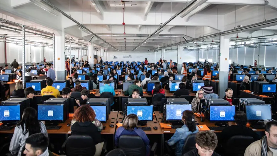 La foto del simulacro general que hizo el Gobierno en la sede del Correo Argentino.