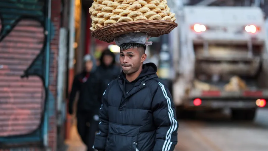 Los trabajadores informales avanzan en Argentina y ya superan a los trabajadores registrados.