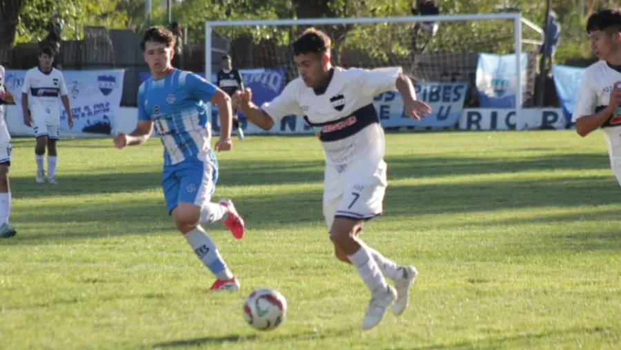 Universitario vs. Argentino Juniors | Liga Paranaense de Fútbol 2026.