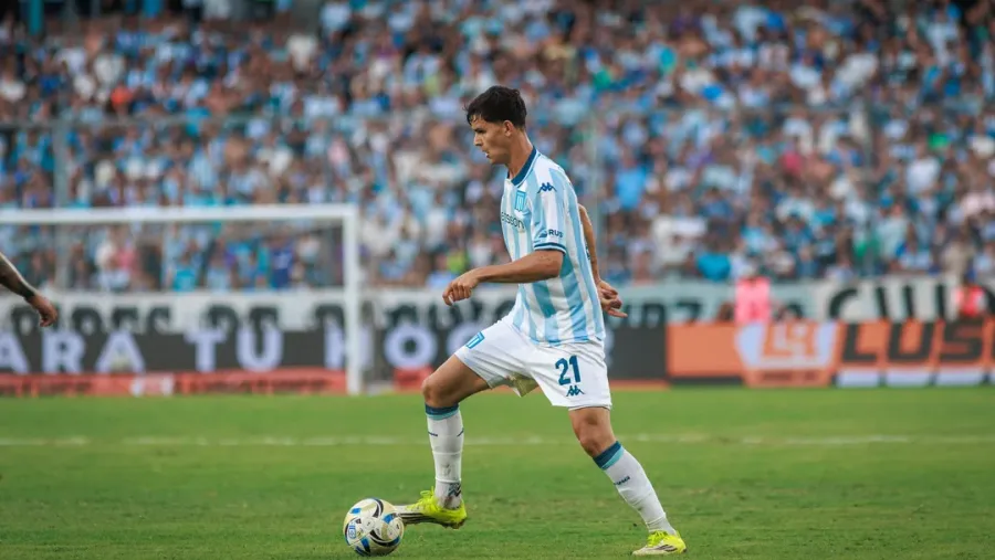 En Racing, Valentín Carboni se rompió los ligamentos y se esfuman sus chances mundialistas