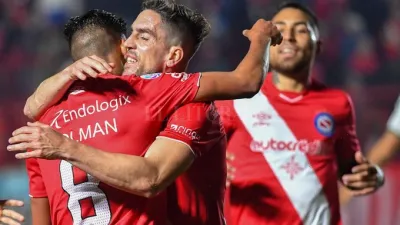 Argentinos Juniors festejó ante Banfield en la reanudación de la Superliga