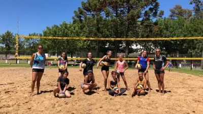Ana Gallay fue la "profe" de lujo en un entrenamiento especial de Beach Volley en Nogoyá