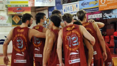 Básquet: Rocamora sufrió sus vaivenes y perdió con Quilmes de Mar del Plata