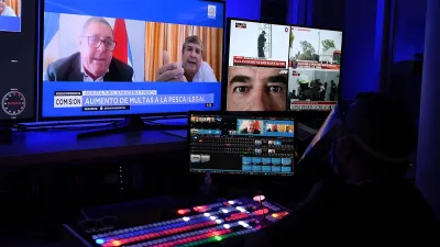 Fuerte cruce en comisión entre los senadores De Angeli y Mayans