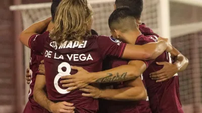 Lanús eliminó a Vélez con contundencia y es finalista de la Copa Sudamericana