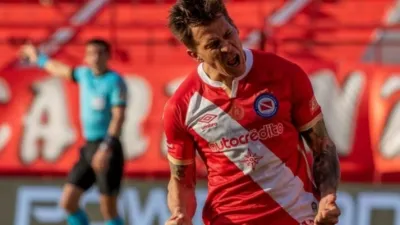 Por una lesión, el entrerriano Nicolás Reniero también se perderá Argentinos-Gimnasia