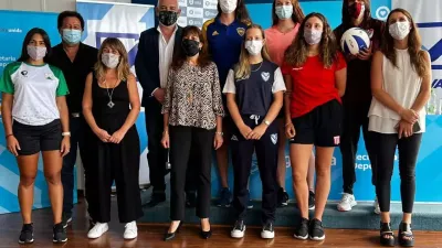 Presentaron la Liga Femenina de Vóley que desde el viernes disputará San José