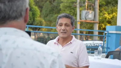 “Las obras y mejoras estaban todas, pero nos mató lo del césped”, expresó Oscar Lenzi