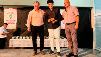 El gobierno provincial acompañó la entrega de distinciones a deportistas destacados