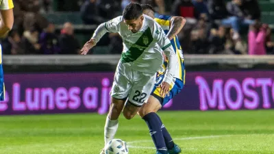 Con una goleada, Banfield superó a Rosario Central y tomó aire en el Florencio Sola