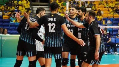 El paranaense Luciano Vicentín aportó ocho puntos para otro triunfo argentino