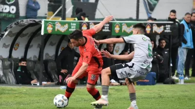 Patronato no sostuvo la ventaja y repartió puntos con Nueva Chicago en Mataderos