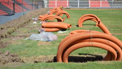 Patronato continúa las refacciones en el campo de juego de su estadio