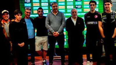 En Buenos Aires, el Top Race presentó la apertura del campeonato en “La Histórica”